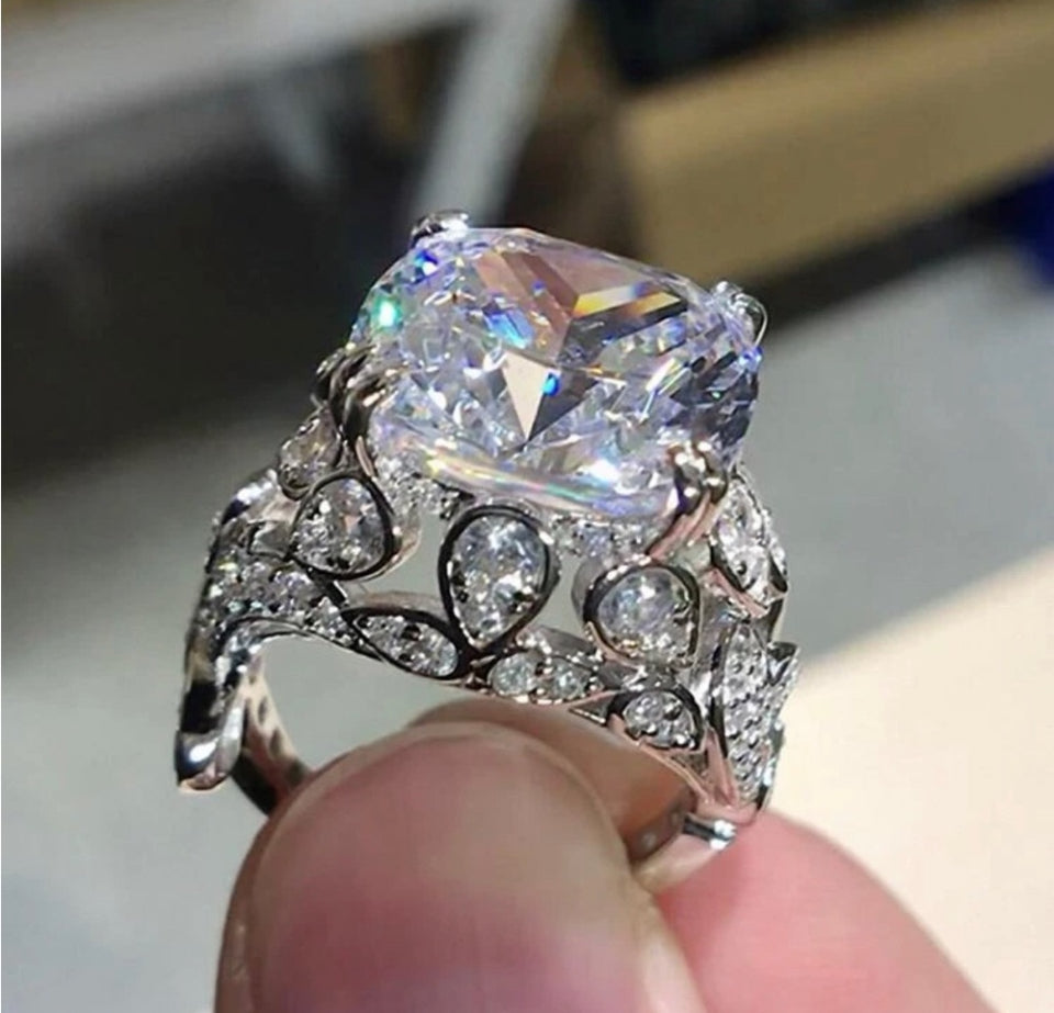 Ring CZ water drop design size 9 sterling silver 925 stamped